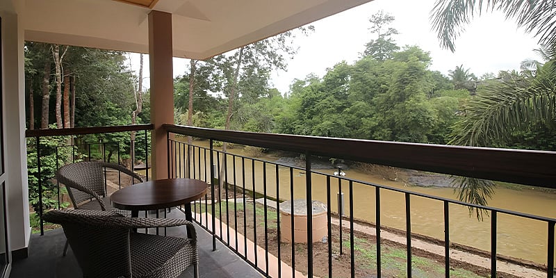 With indigenous wildlife and a lush tropical jungle for company, the Regenta Jungle Resort Kabini Springs immerses guests in natures wonders